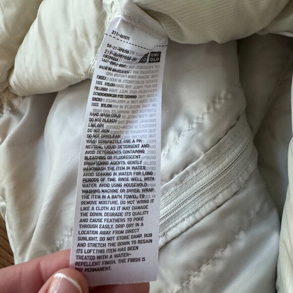 Uniqlo Ultra Light Down Vest Women’s XL Off White Cream Packable Puffer 750 Fill - Picture 12 of 12